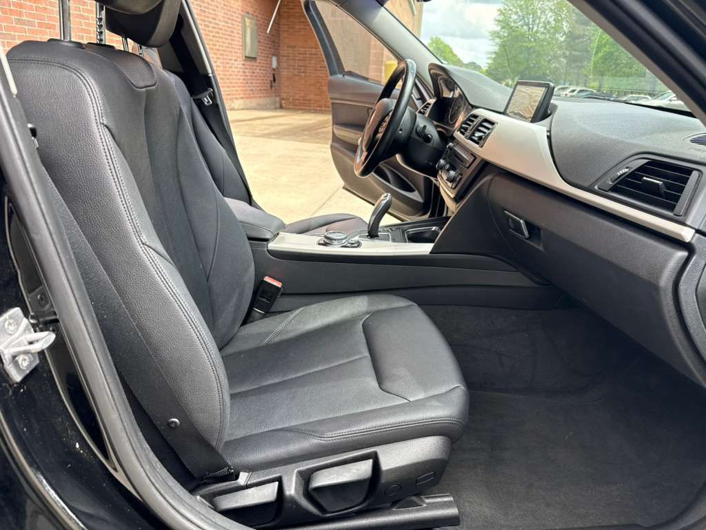 2014 BMW 3 Series Image 16