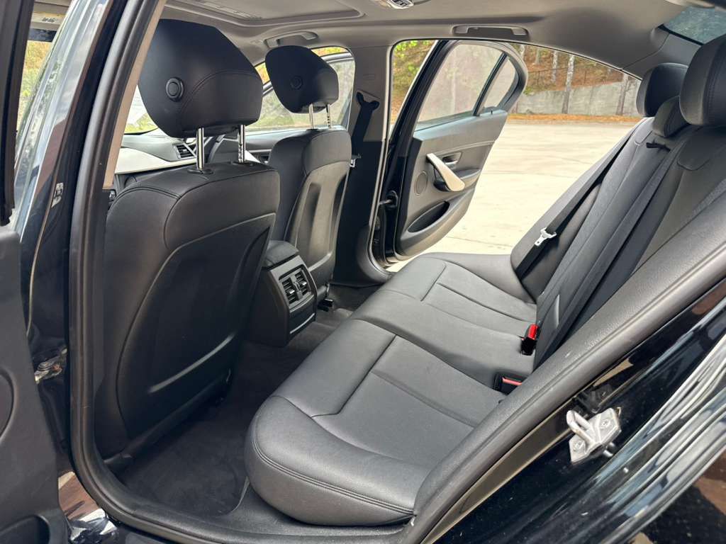 2014 BMW 3 Series Image 19