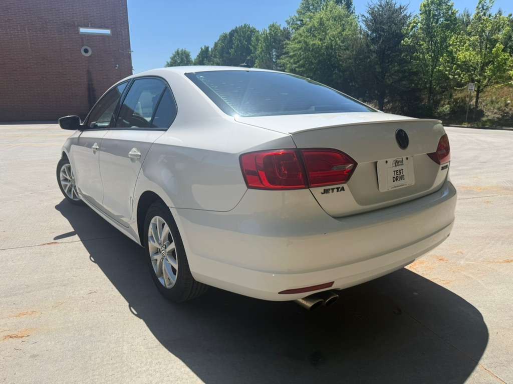 2011 Volkswagen Jetta Image 2