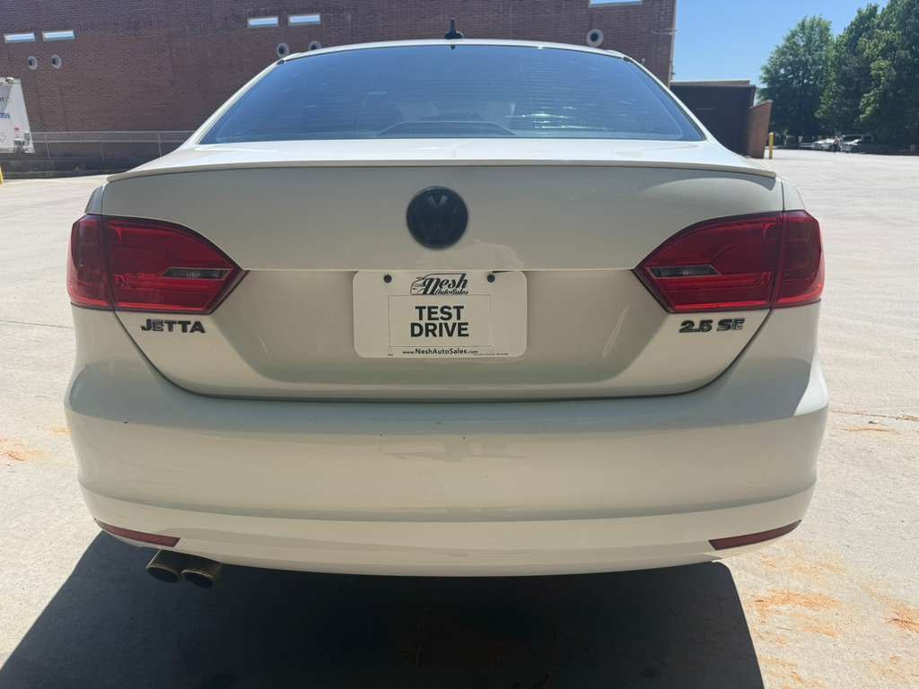 2011 Volkswagen Jetta Image 3