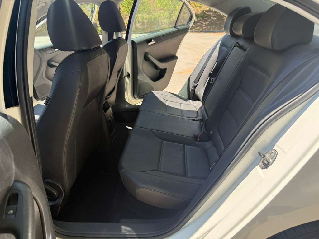 2011 Volkswagen Jetta Image 6