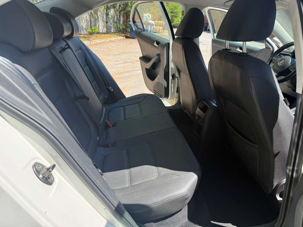 2011 Volkswagen Jetta Image 7