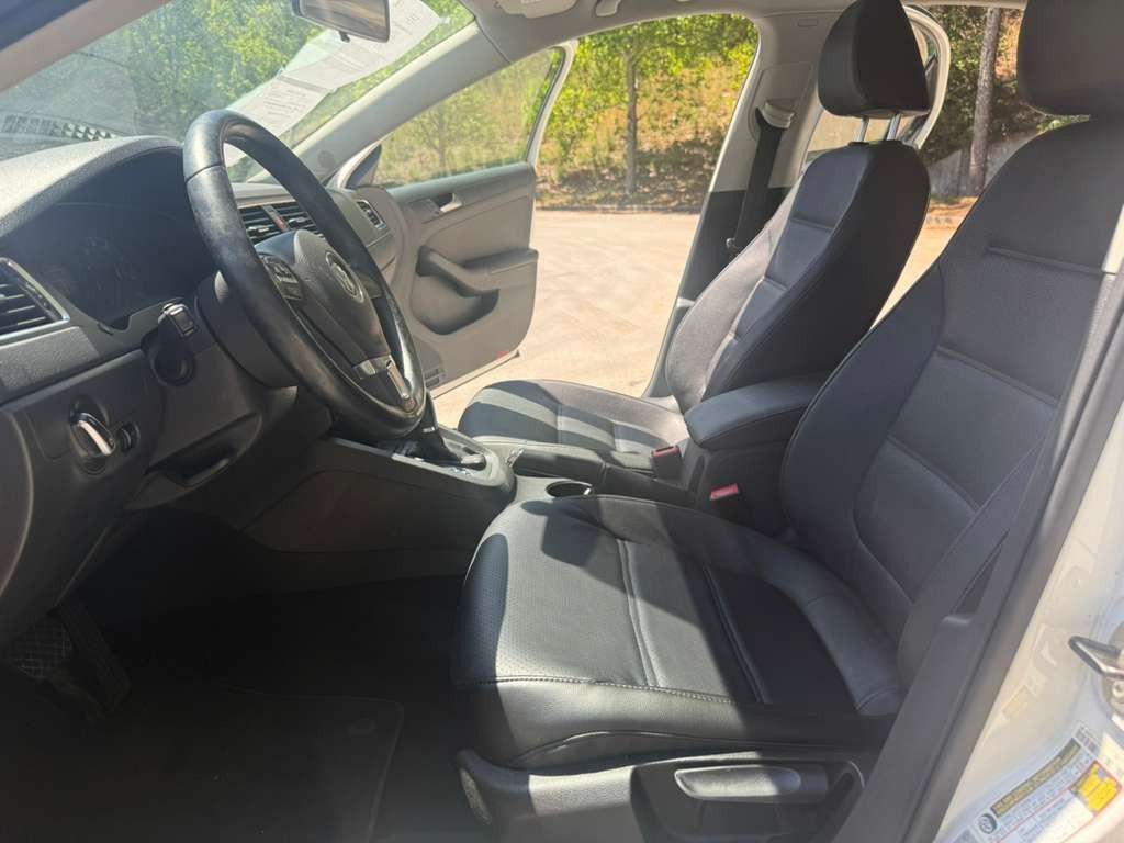 2011 Volkswagen Jetta Image 9