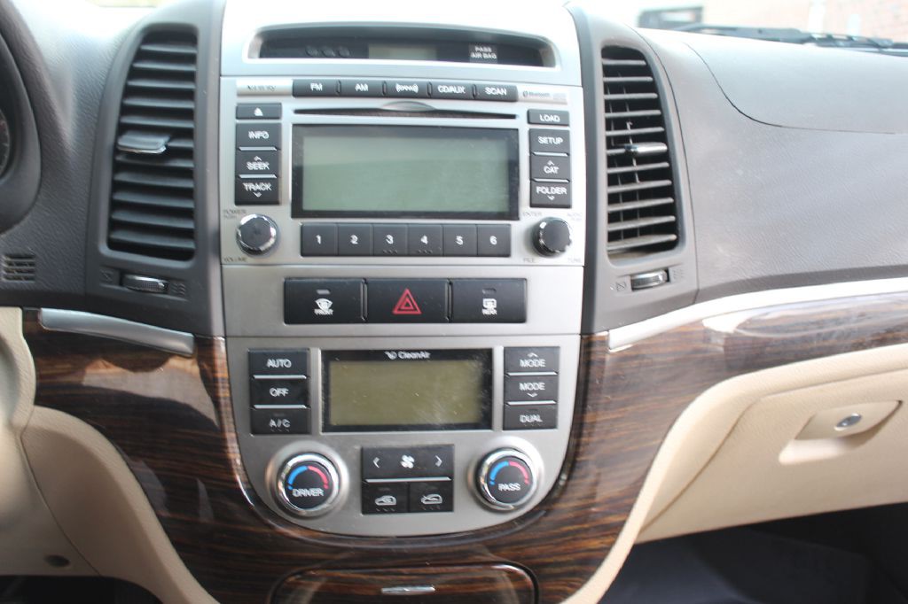 2012 Hyundai Santa Fe Image 16