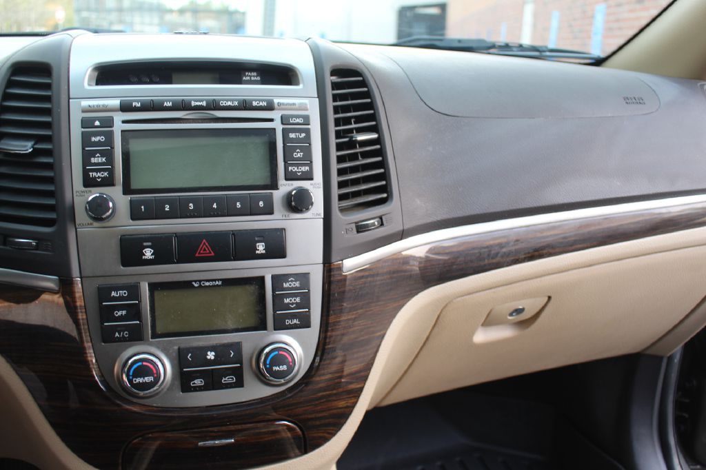 2012 Hyundai Santa Fe Image 17