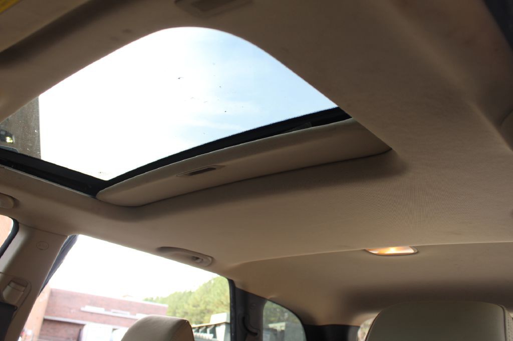 2012 Hyundai Santa Fe Image 18