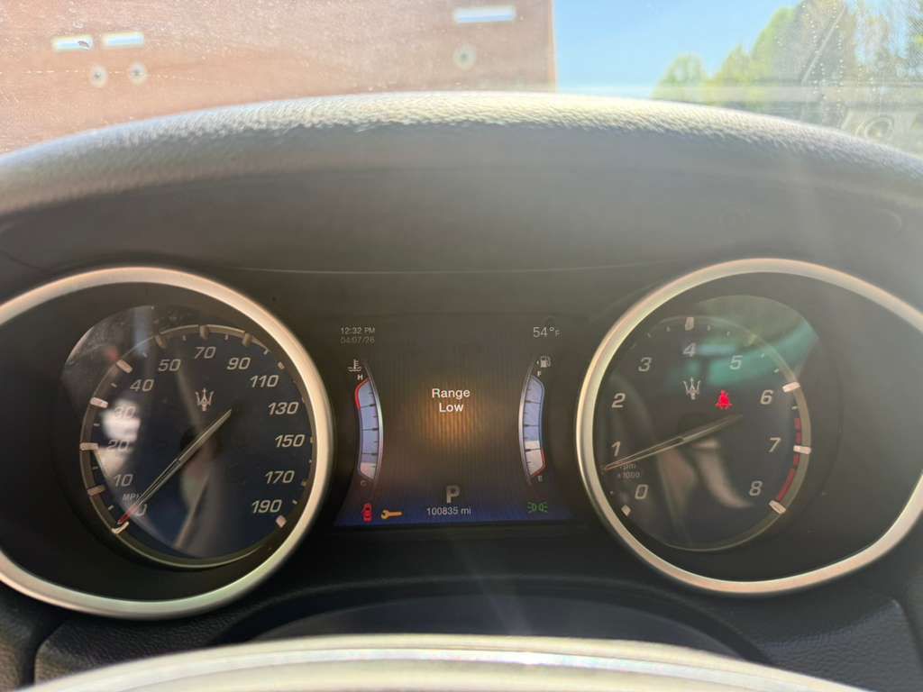 2014 Maserati Ghibli Image 11