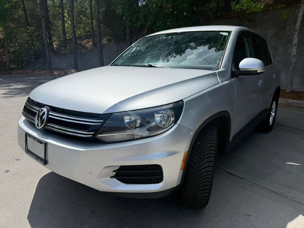 2012 Volkswagen Tiguan Image 2