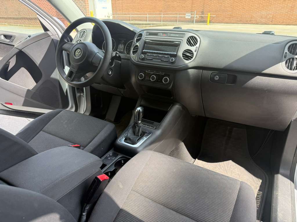 2012 Volkswagen Tiguan Image 11