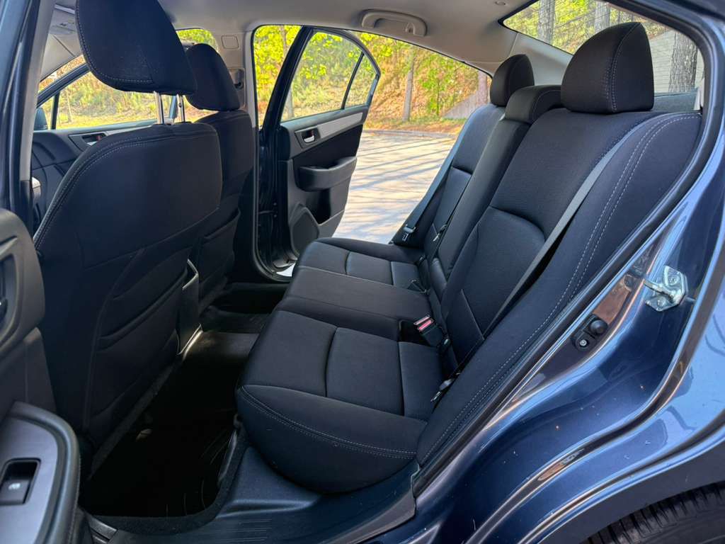 2015 Subaru Legacy Image 11