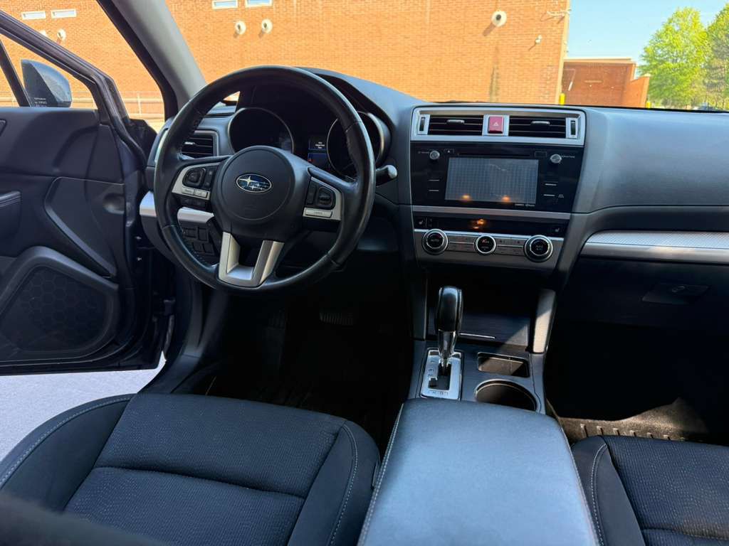2015 Subaru Legacy Image 12