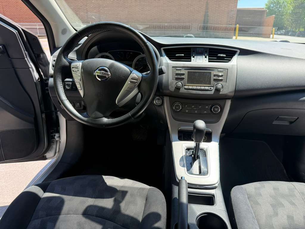 2013 Nissan Sentra Image 7