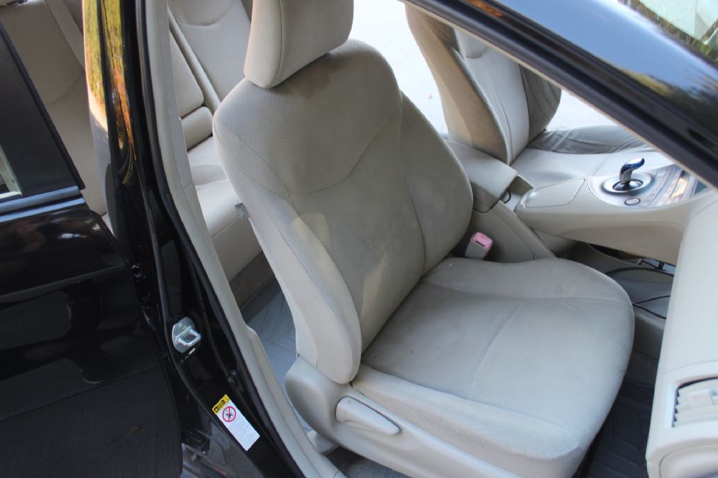 2011 Toyota Prius Image 12