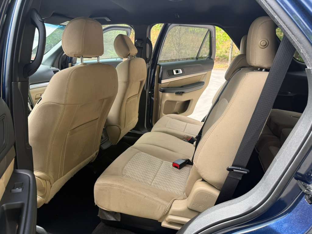 2016 Ford Explorer Image 8