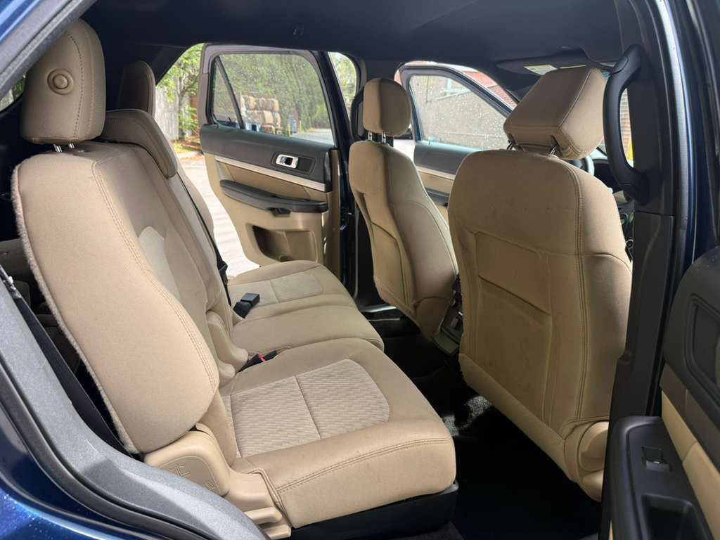 2016 Ford Explorer Image 11