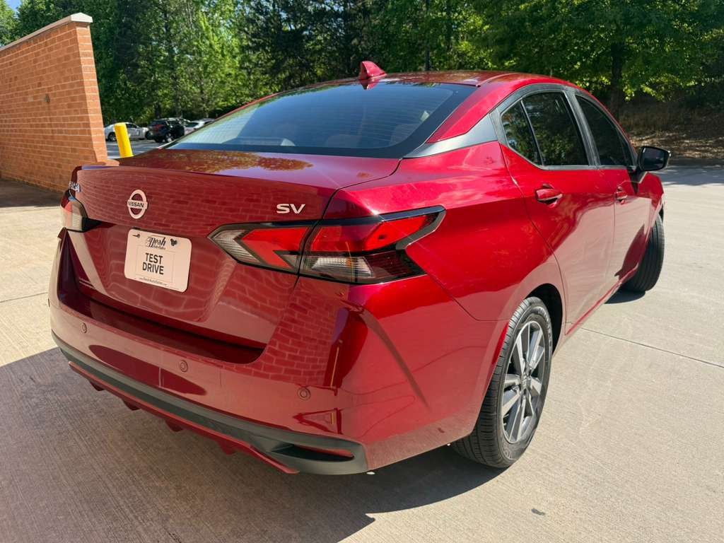 2020 Nissan Versa Image 6
