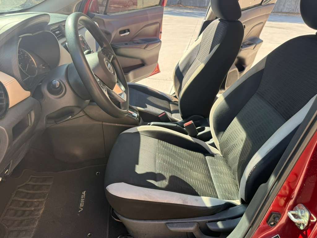 2020 Nissan Versa Image 9