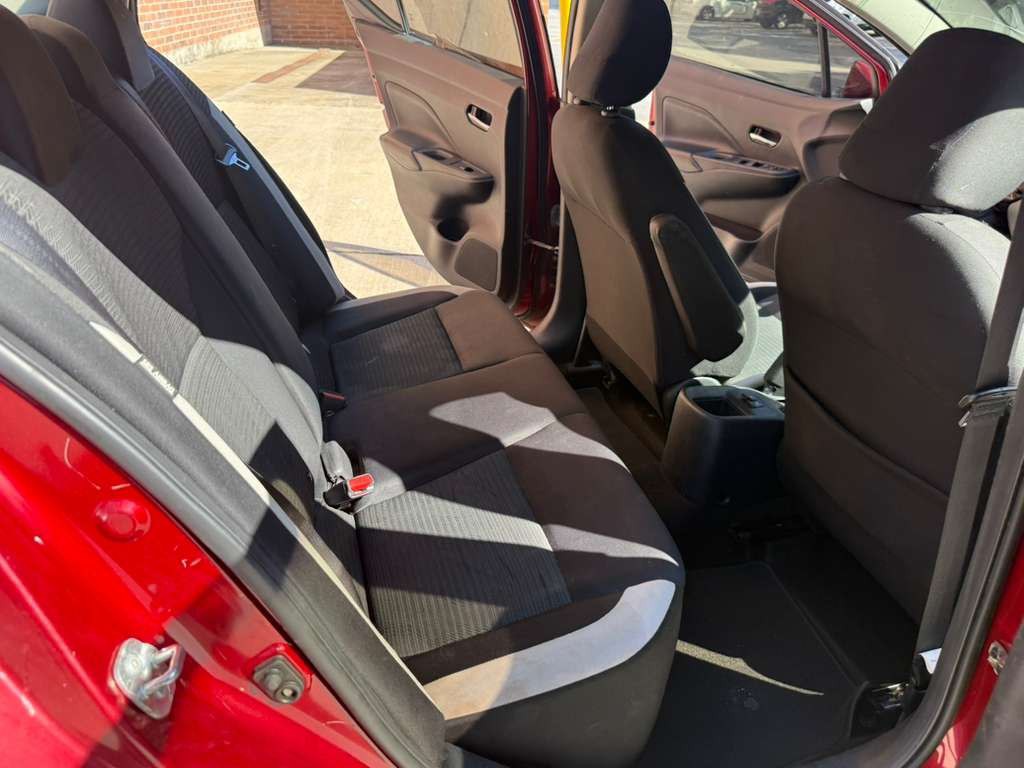 2020 Nissan Versa Image 14