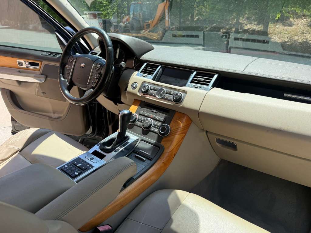 2013 Land Rover Range Rover Sport Image 11