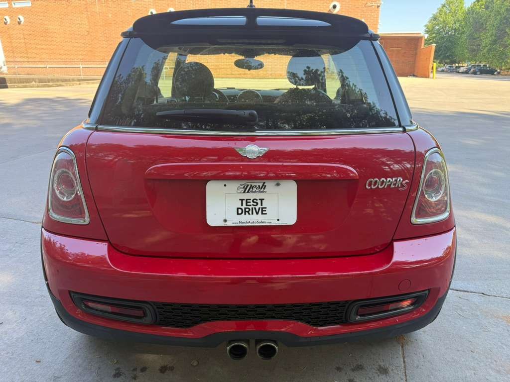 2013 MINI Cooper Image 2