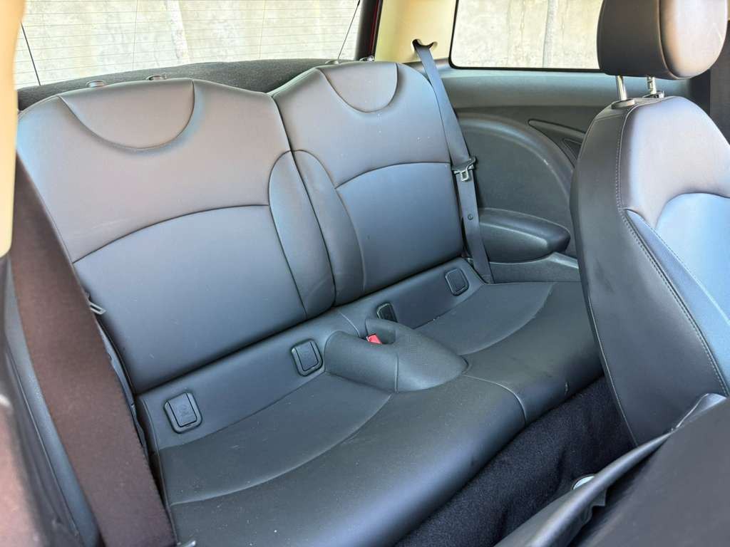 2013 MINI Cooper Image 7