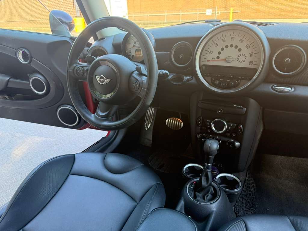 2013 MINI Cooper Image 8