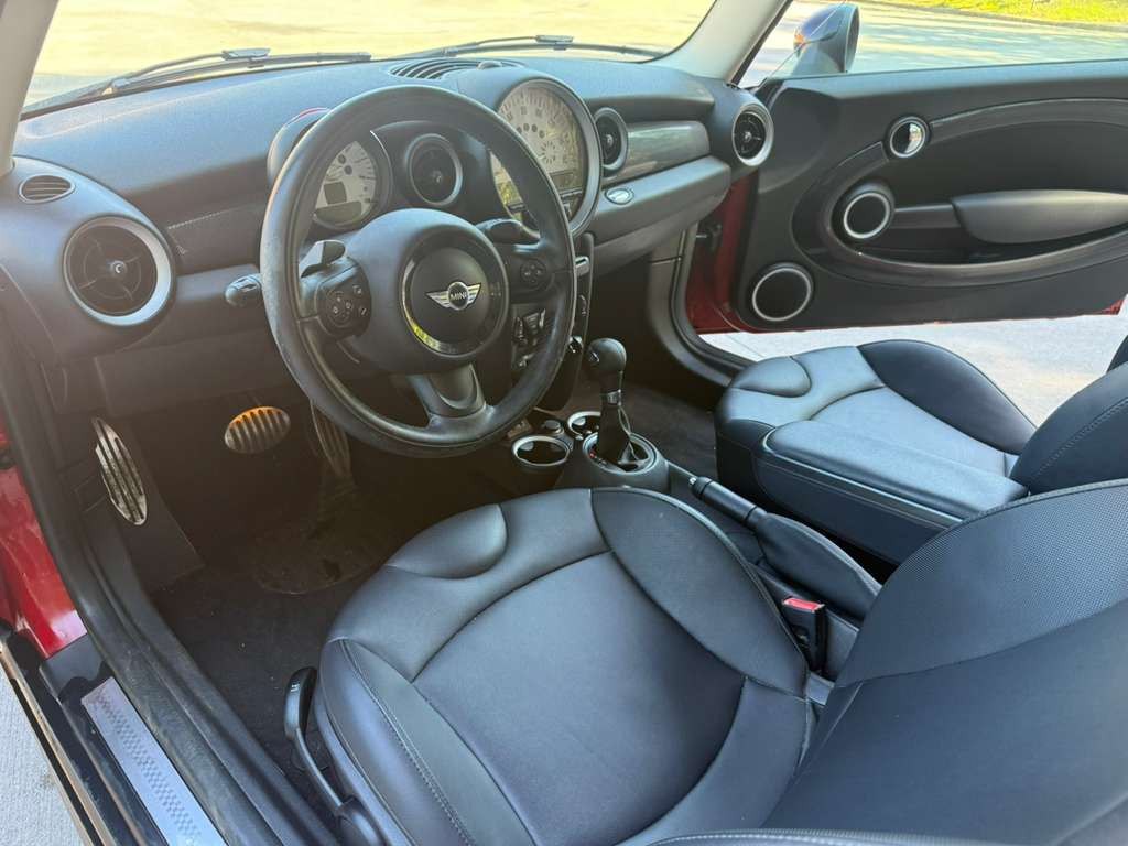 2013 MINI Cooper Image 9