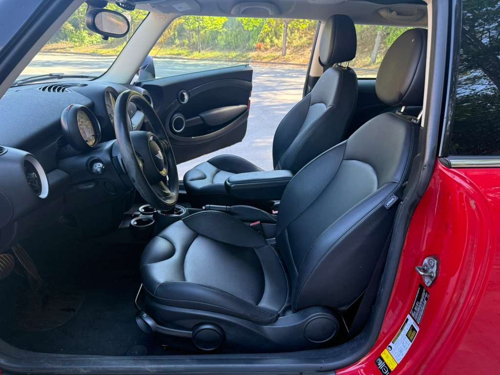 2013 MINI Cooper Image 10