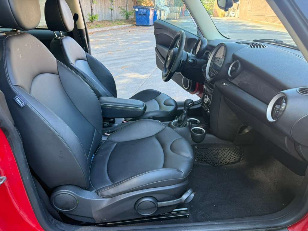 2013 MINI Cooper Image 11