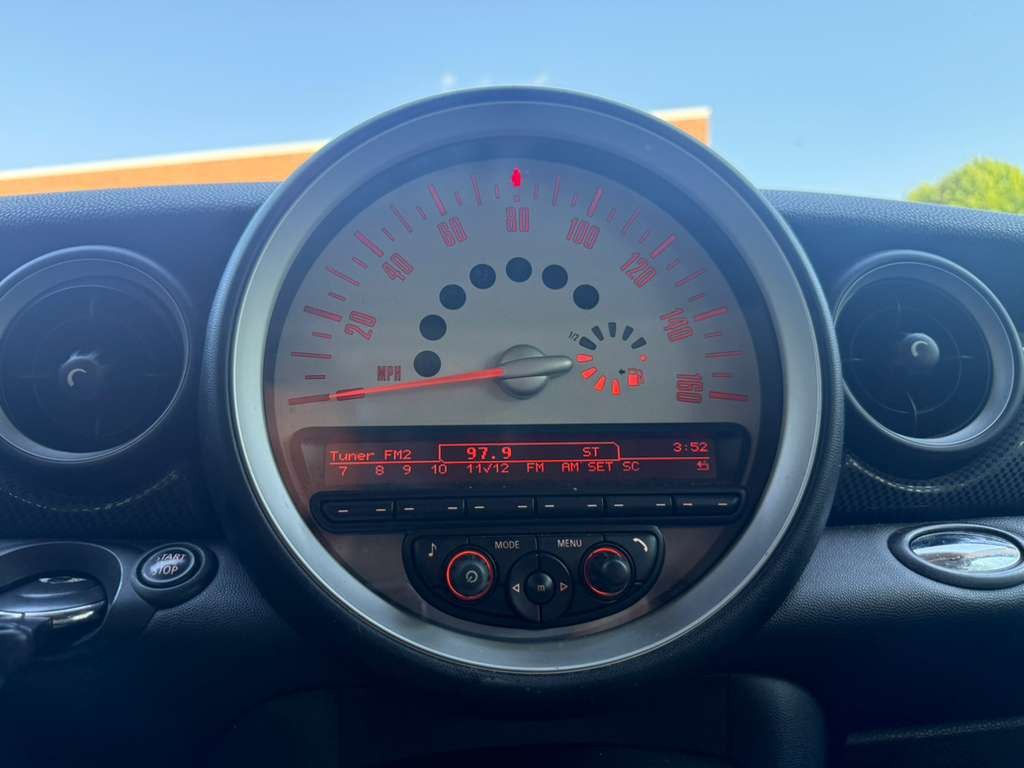 2013 MINI Cooper Image 15