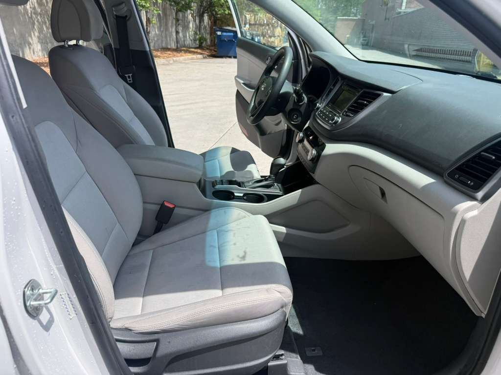 2016 Hyundai Tucson Image 8