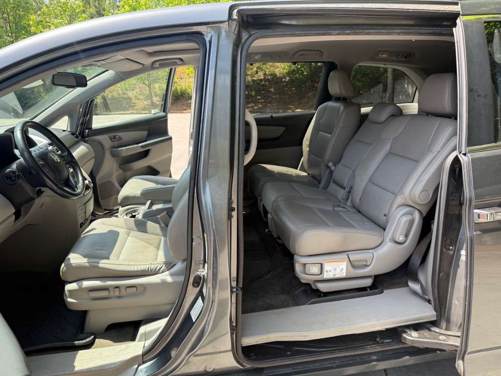2012 Honda Odyssey Image 7