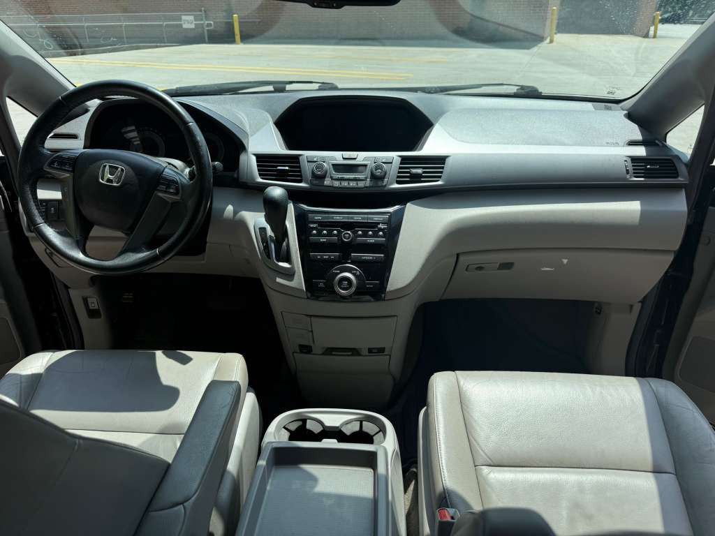 2012 Honda Odyssey Image 8