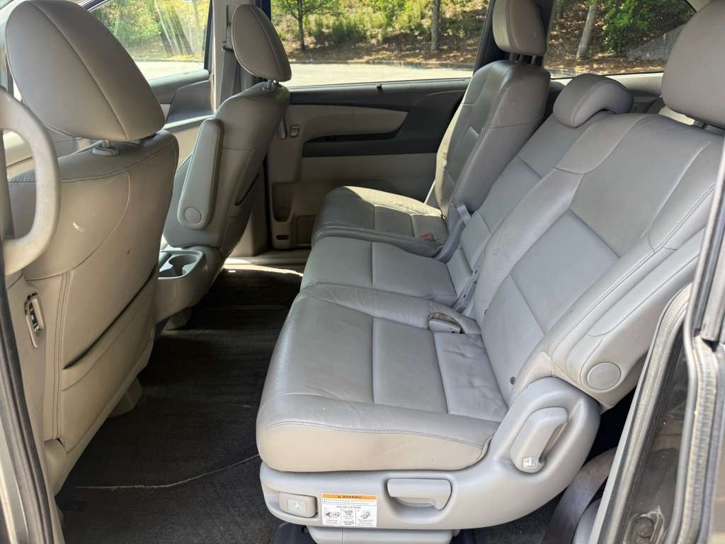 2012 Honda Odyssey Image 9