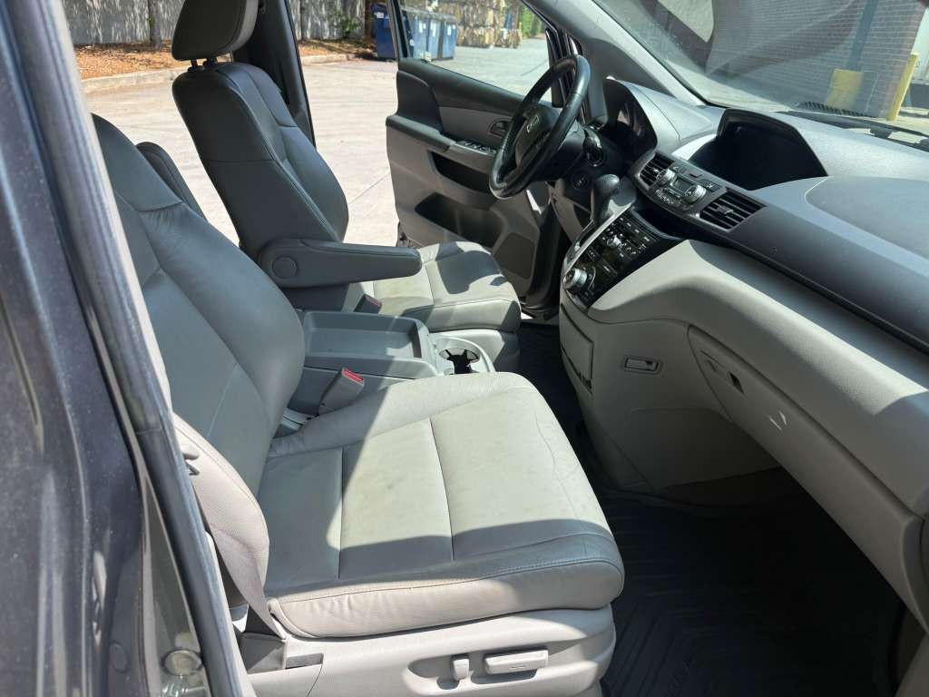 2012 Honda Odyssey Image 11