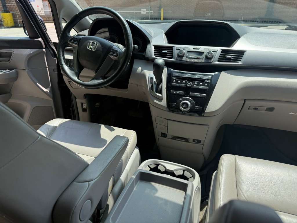 2012 Honda Odyssey Image 14