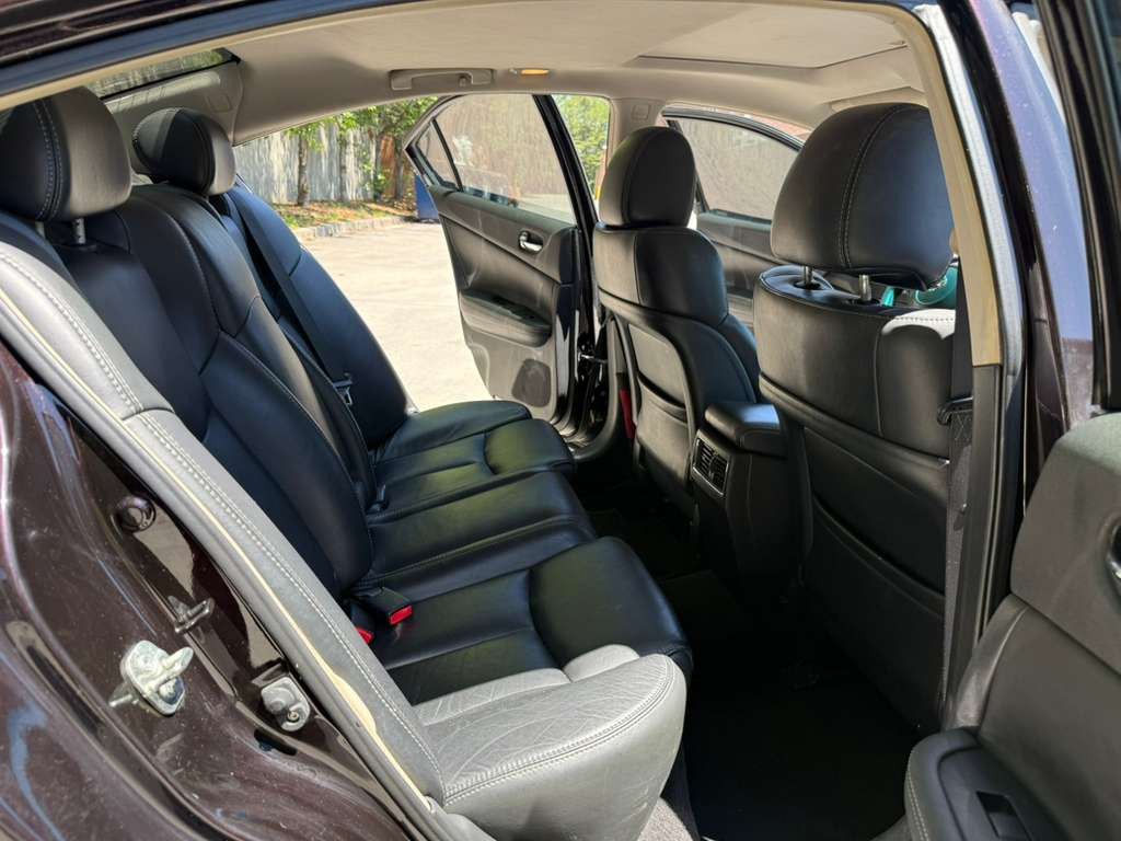 2011 Nissan Maxima Image 15