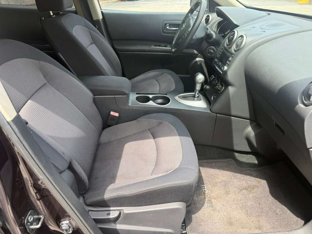 2011 Nissan Rogue Image 10