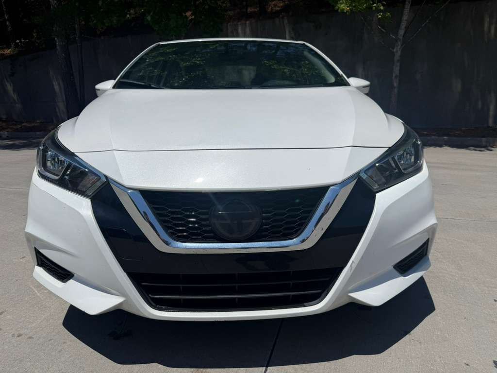 2021 Nissan Versa Image 2