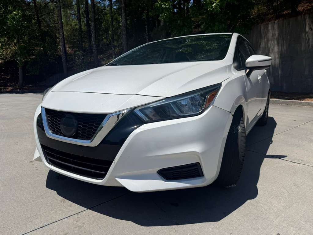 2021 Nissan Versa Image 4