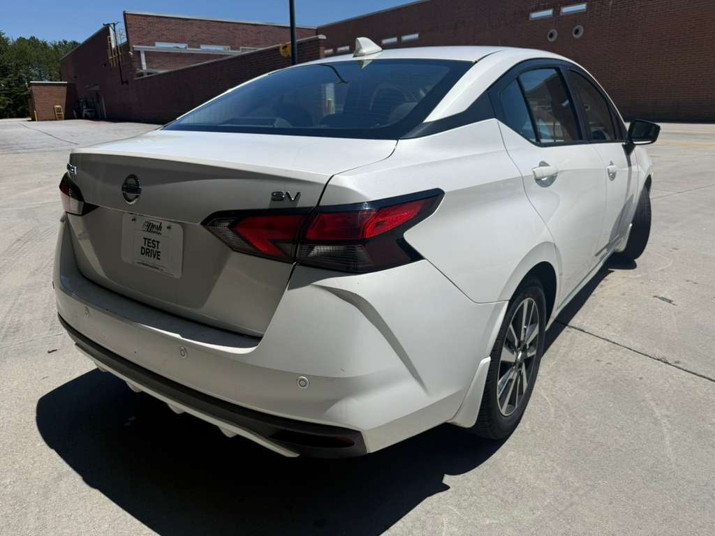 2021 Nissan Versa Image 5