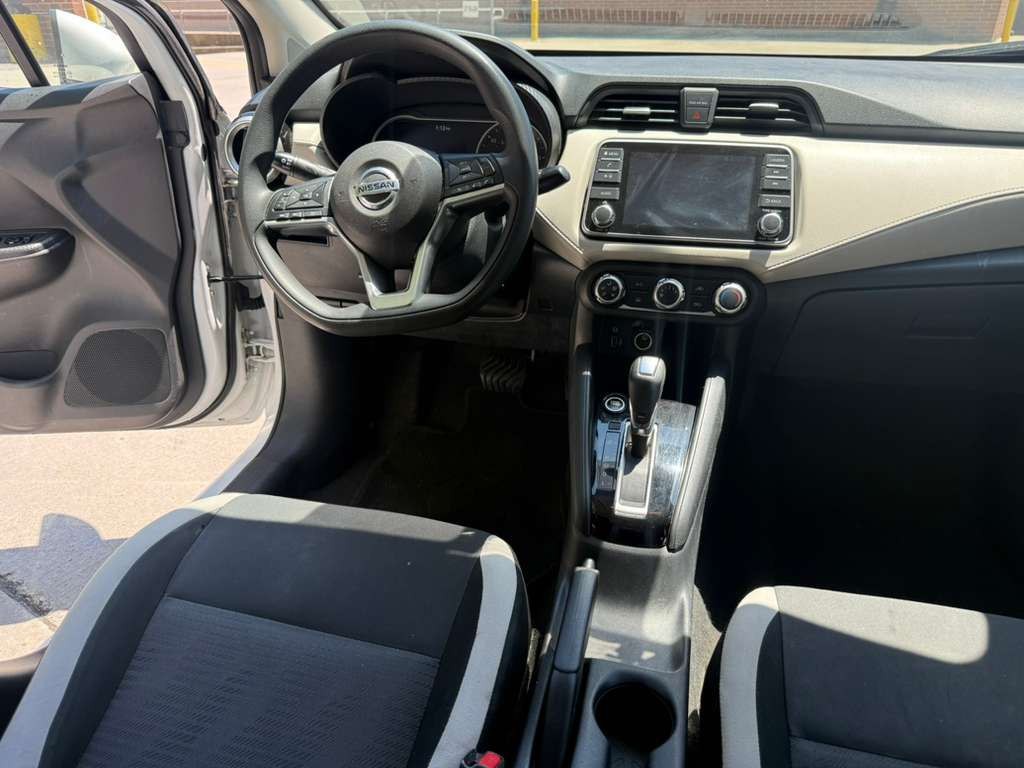 2021 Nissan Versa Image 7