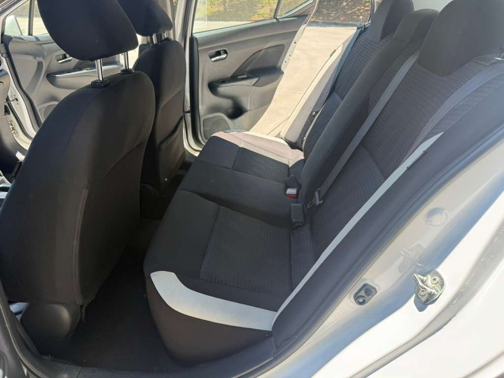 2021 Nissan Versa Image 8