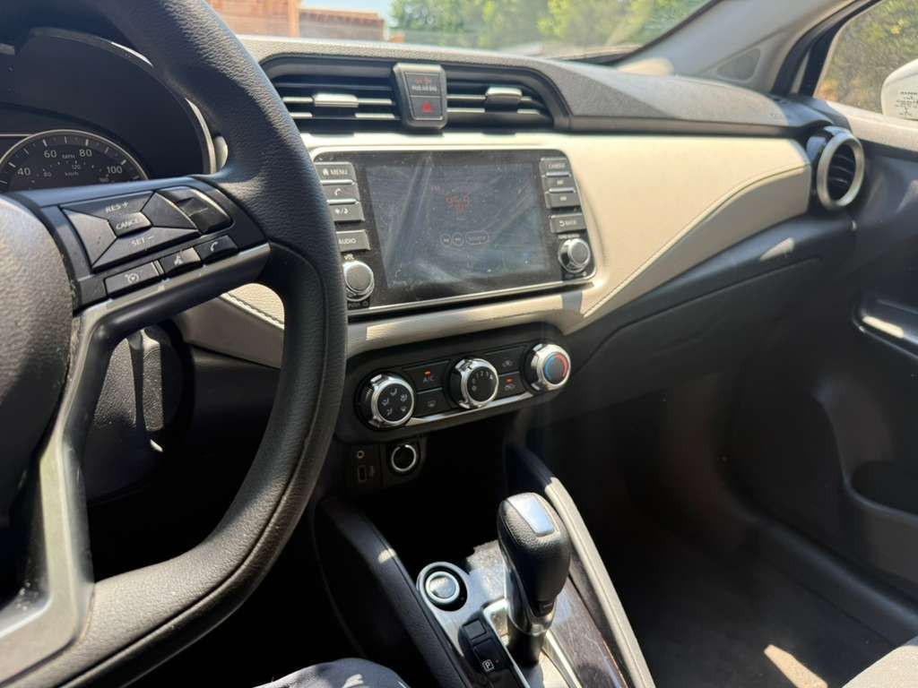 2021 Nissan Versa Image 9
