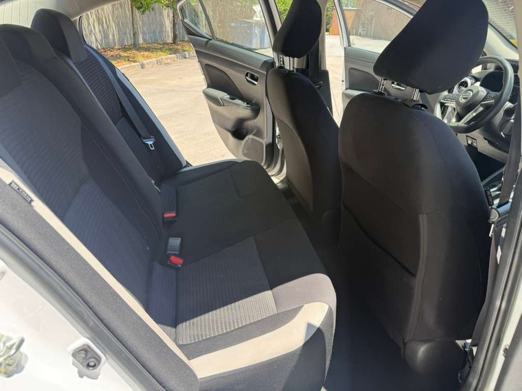2021 Nissan Versa Image 13