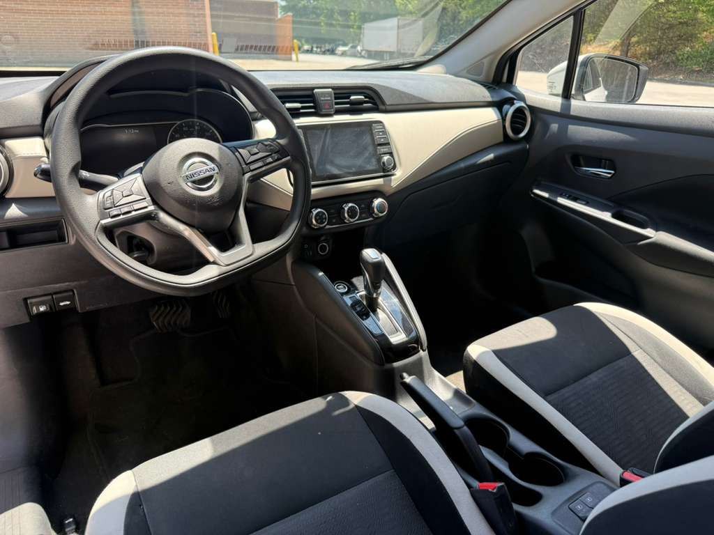 2021 Nissan Versa Image 15