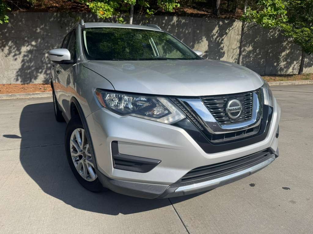 2018 Nissan Rogue Image 1