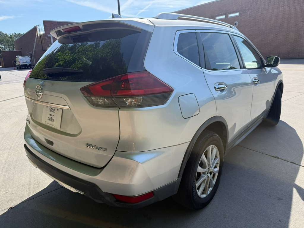 2018 Nissan Rogue Image 3