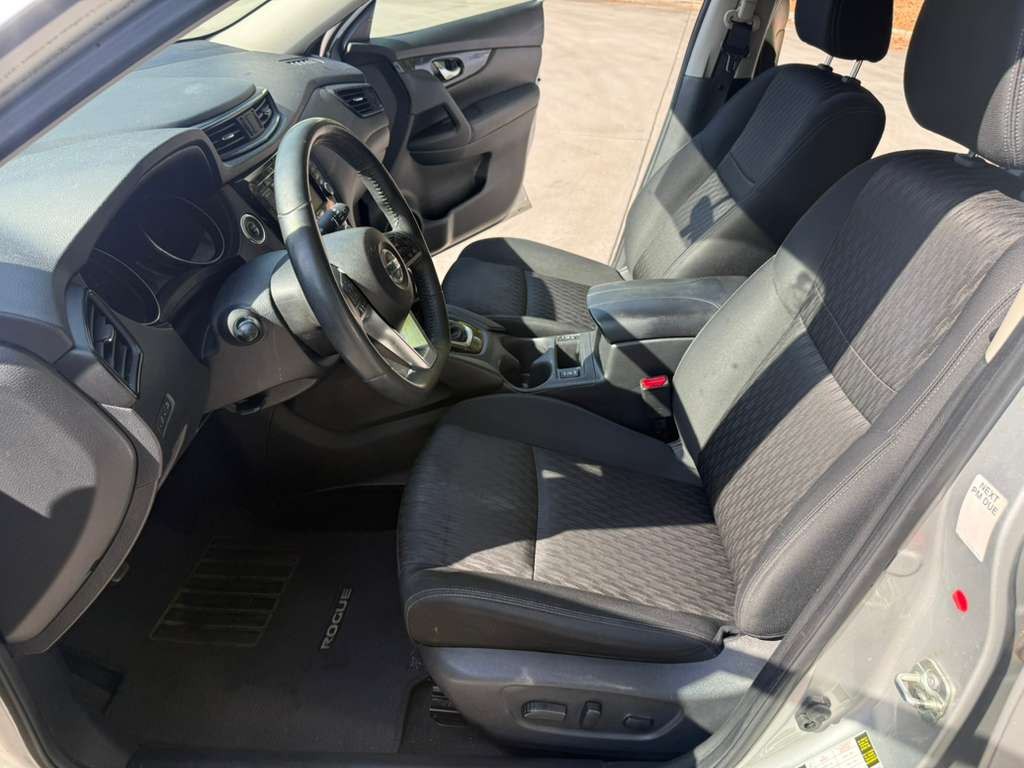 2018 Nissan Rogue Image 11