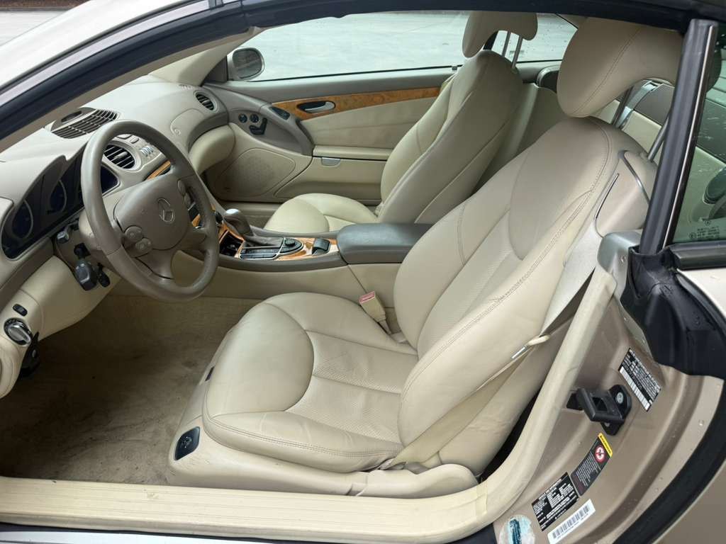 2003 Mercedes-Benz SL-Class Image 9